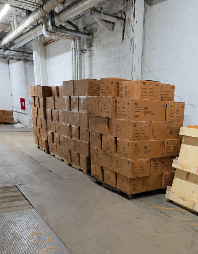 Pallets de producto en warehouse